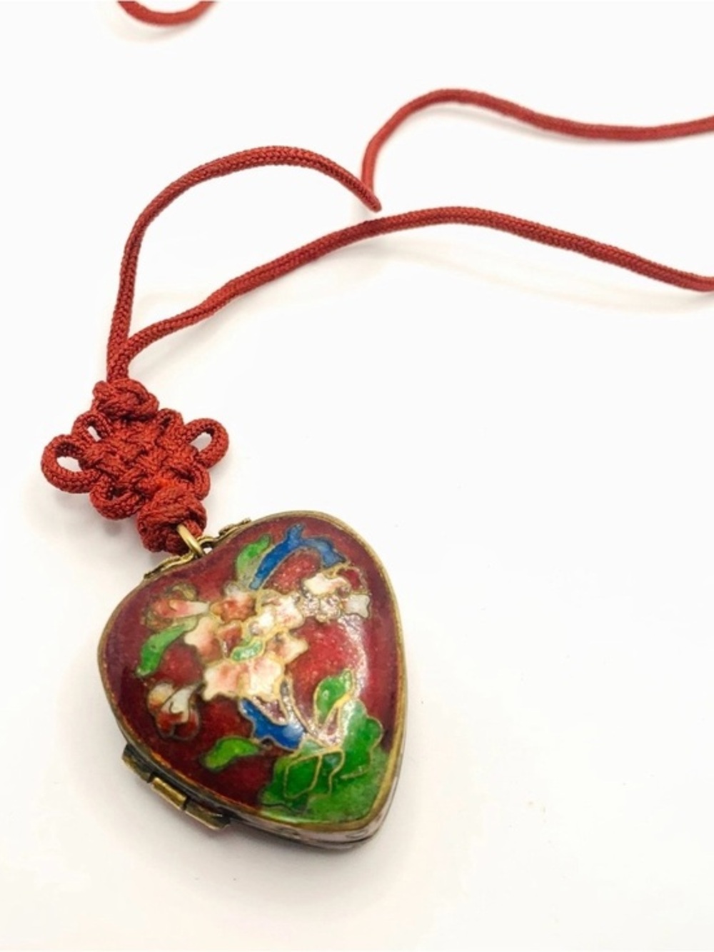 Vintage Cloisonné Enamel Heart Locket Pill Box Pendant Necklace Red Silk Cord